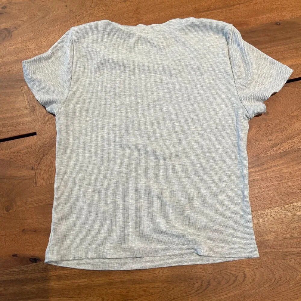 ✨ Gray Ribbed Tee | TNA - Picture 4 of 4